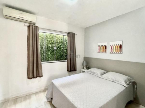 025 - Lindo Residencial com Piscina e Jacuzzi em Bombas